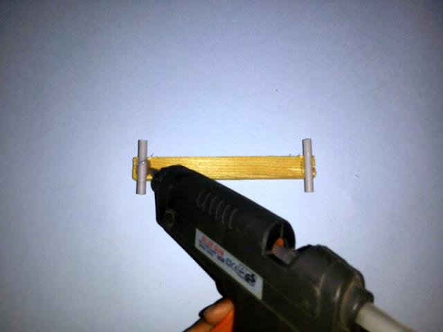 Hot glue Build A Car Chassis