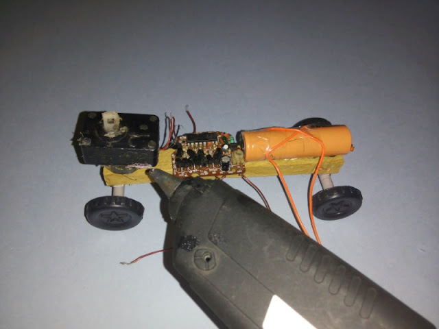 receiver and transmitter ,Battery,Dc motor connect kre