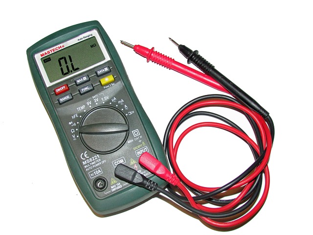 Voltage का मापने के लिए voltmeter की help ली जाती है 