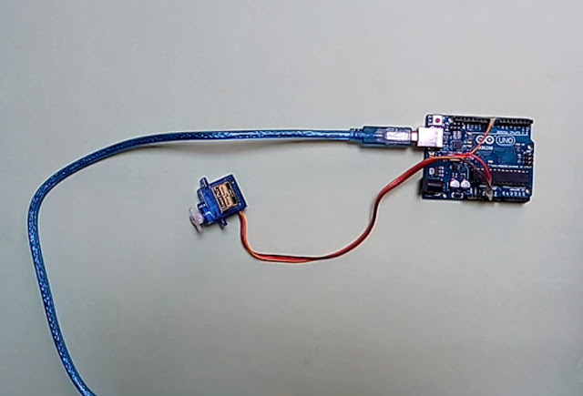 Servo motor ko arduino se connect kare jisse Servo yani ki Strike plate Arduino se move ho sake